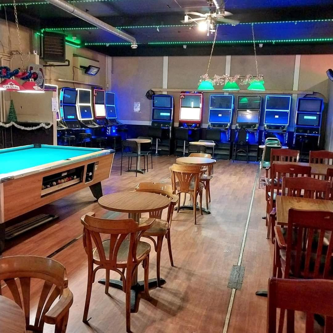 Rosthern Hotel Екстериор снимка