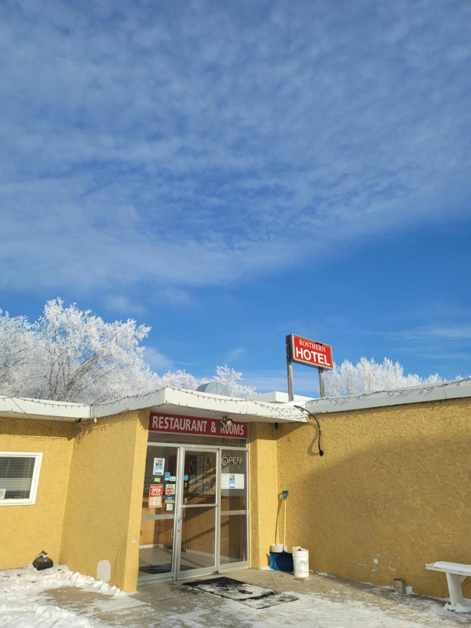 Rosthern Hotel Екстериор снимка